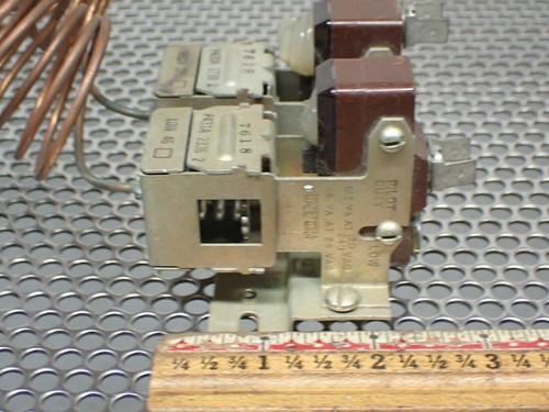 Honeywell P430A 1710 P431A 2336 125VA Control Unit New Old Stock - 第 6/9 張圖片