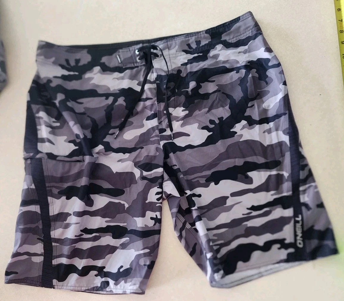 O'Neill Superfreak TB3x Men's Size 38 Camo Print Shorts Black Gray
Opens in a new window or tab