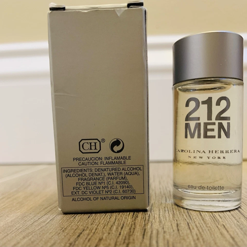 212 男士 Carolina Herrera EDT 迷你 0.2 液量盎司/7 毫升 — 第 2/4 张图片