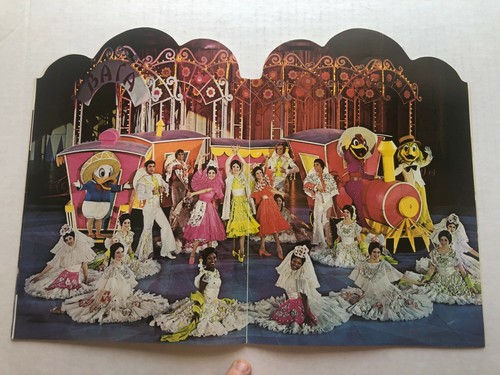 1972 Disney on Parade Program with Aristocats, Herbie Love Bug, Winnie The Pooh - Picture 11 of 12