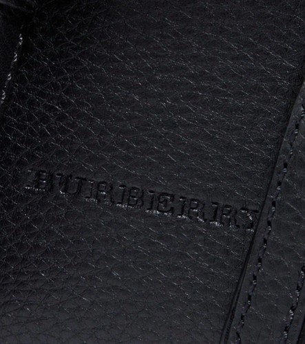 Bolso Bucket Burberry Negro Borlas Cuero Guijarro Cordón Nuevo con Etiquetas - Imagen 6 de 23