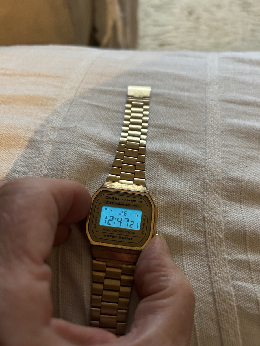 Vintage Casio watch 1572-A168. Gold tone. Fully working