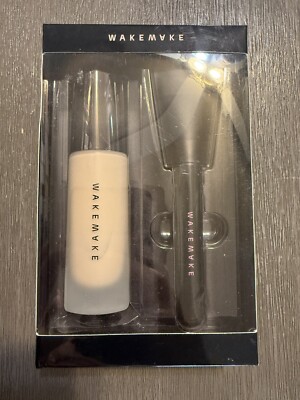 WAKEMAKE Water Velvet Cover Foundation 30ml + with Brush,  Black Hush Edition