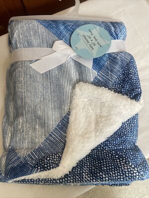 Arkwright LLC Mink/Sherpa Baby Blanket Blue and white