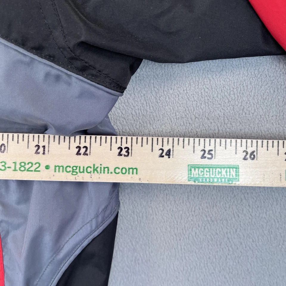 Jaqueta Diadora Masculina Média Vermelha Preta Cinza Pulôver com Capuz Quebra-Vento Atlético - Imagem 4 de 4