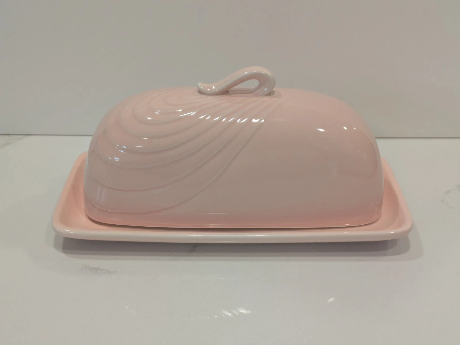 Gorgeous Minty Vintage MCM Atomic Art Deco Pastel Pink Ceramic Butter Dish w Lid
Opens in a new wind