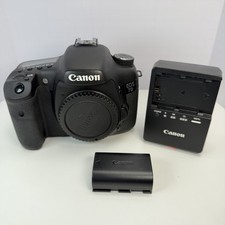 Canon EOS 7D 18.0 MP Digital SLR Camera Body Battery Charger Great Condition