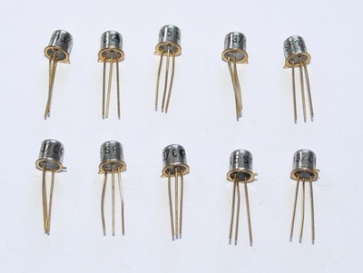 10x RFT SF137C Silizium-NPN-Epitaxial-Planar-Transistoren DDR HFO bis 200 MHz N5