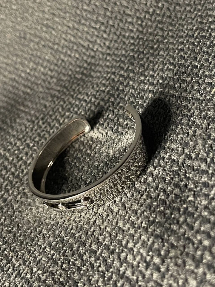 Brazalete Minimalista Diamantes Flotantes Messika Raro 18cm Foto 2 de 4