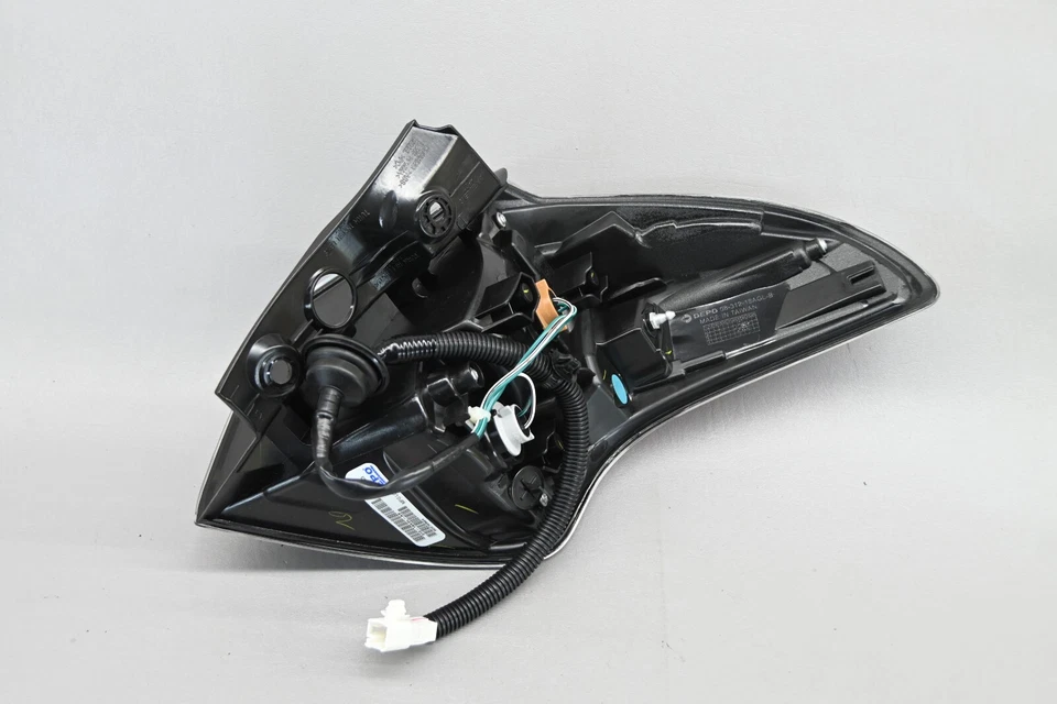 ¡NUEVO! TOYOTA RAV4 2016-2018 CONDUCTOR IZQUIERDO EXTERIOR HALÓGENO LUZ TRASERA DEPÓSITO Foto 4 de 4