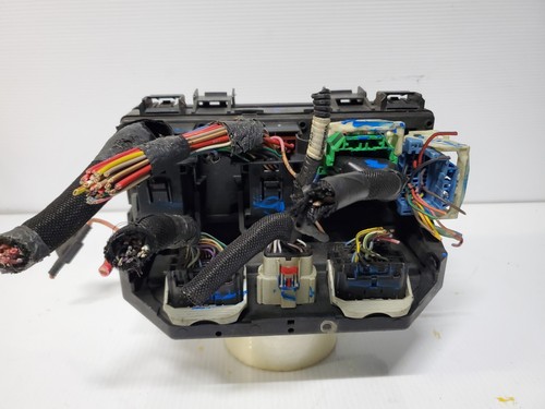 2011 Chrysler T&C Dodge Caravan TIPM Integrated Control Fuse Box (MATCH 04692335 - Picture 4 of 7