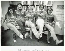 1989 Press Photo 3M Company workers wear Iditarod race shirts to work, Anchorage