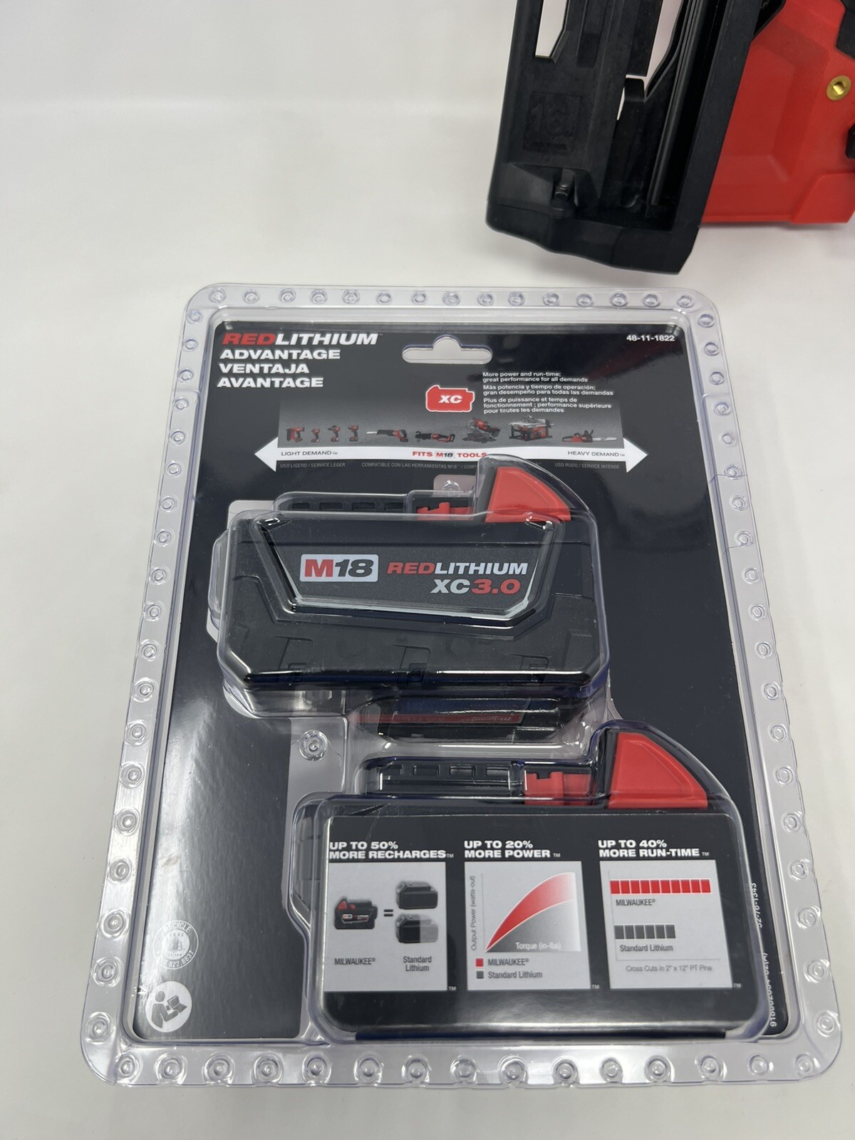 Milwaukee 2841-20 M18 FUEL Ergonomic 16 Gauge Angled Finish Nailer & 2 Batteries