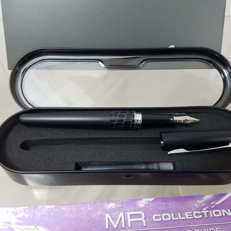 百乐大都会鳄鱼纹钢笔 — 第 3/4 张图片