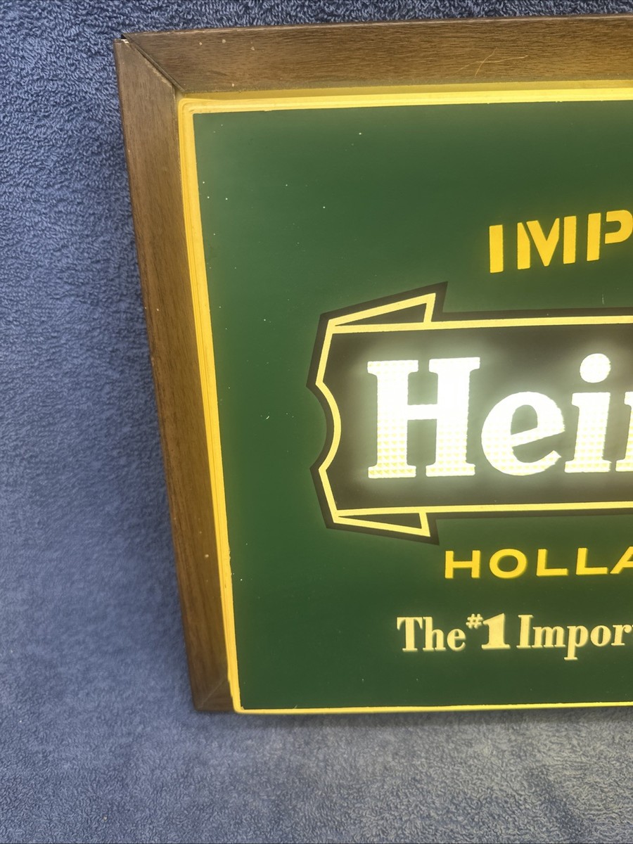 VINTAGE HEINEKEN IMPORTED BEER LIGHT UP SIGN 19” X 13” AWESOME 2