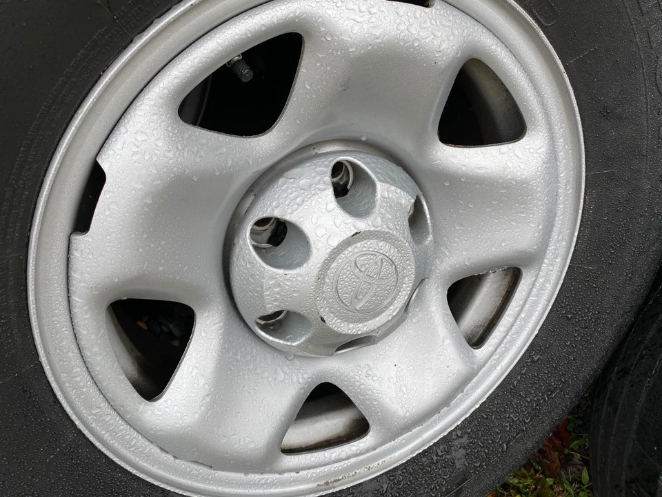 Juego de llantas y neumáticos OEM TOYOTA TACOMA (4) - aleación de 16" - P245/75R16 - OBO 2016-2023 Foto 2 de 4