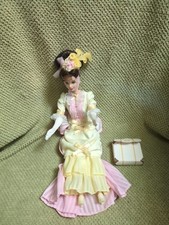Mattel Barbie 1997 Avon Exclusive doll dresse...