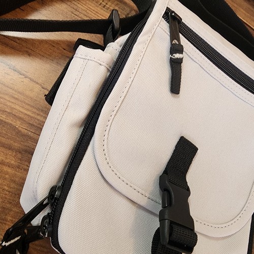 Eddie Bauer Crossbody Travel Bag Light Gray Organizer Credit Card Pockets EUC - Picture 4 of 12
