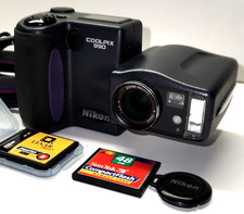 NIKON Grey COOLPIX 990 Swivel Digital Camera 3.34MP + Camera Bag Tested Working