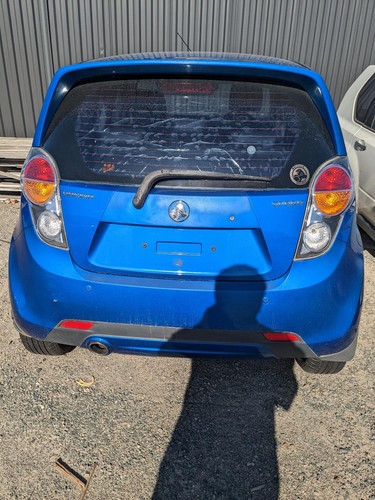 HOLDEN BARINA SPARK MJ 10/2010-06/2015 RIGHT FRONT DOOR VIN KL3M - Picture 2 of 12