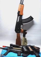 Movie Props: Bundle of realistic-looking Airsoft Guns