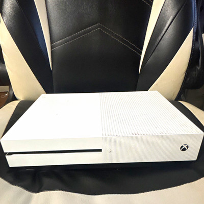 Microsoft Xbox One S White 500GB 4K UHD Blu-Ray Region Free Console MPN 1681