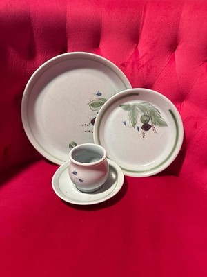 Vintage Buchan Portobello Scotland Thistleware Stoneware 4-Piece Snack Set
