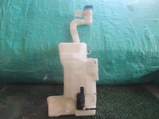 VOLKSWAGEN The Beetle 2016 DBA-16CBZ Windshield Washer Tank [Used] [PA84474940]