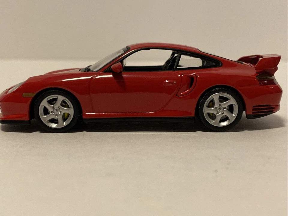 Minichamps 2000 Porsche 911/996 GT2 Ltd Ed 1:43 Red EX COND - Replacement Case - Image 3 of 4