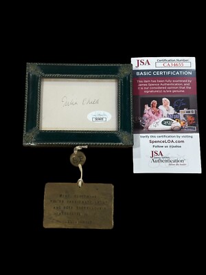 Julia Child Famous TV French Chef Author Spy Signed Autograph W/ Metal Quote JSA
