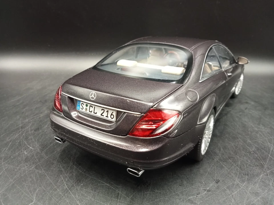 Mercedes-Benz CL-Klasse 1/18 Autoart (dealer edition) - Immagine 3 di 4