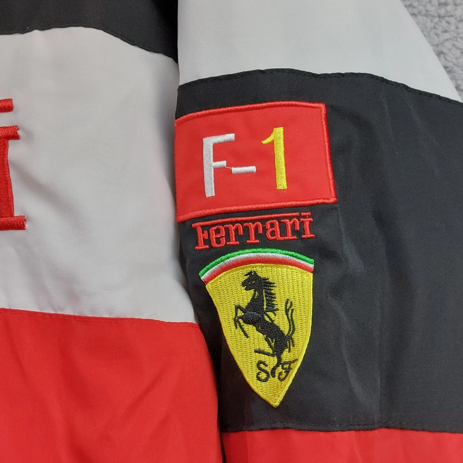Vintage Scuderia Ferrari Mens Size XL F1 Racing Jacket Bomber Quilted Shell - product detail image 7