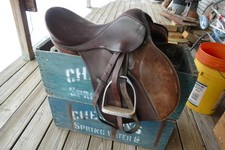 English leather horse saddle 17 inch very good condition