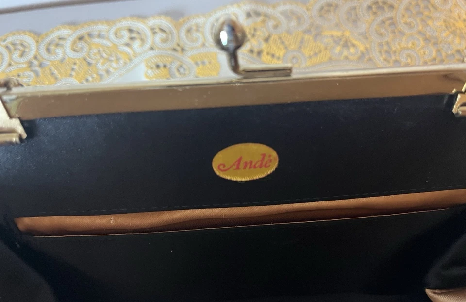 Bolso sin asas/cartera vintage de charol negro con bloqueo de beso forro satinado herrajes dorados Foto 4 de 4