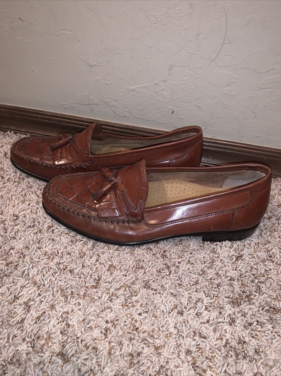 Giorgio Brutini Mens Brown Kilt Tassel Loafers Dress Shoes 