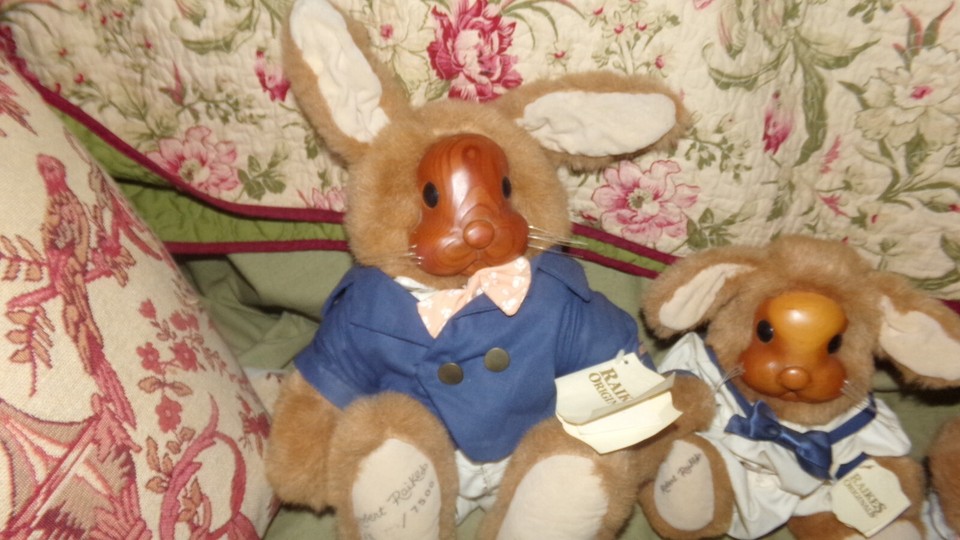 VTG ROBERT RAIKES ORIGINAL RABBITS PLUSH WOOD FACE JOINTED APPLAUSE