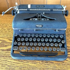 Vtg 1940's-50's ROYAL Quiet De Luxe Portable Manual Typewriter & Case EXCELLENT! thumbnail