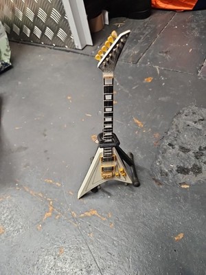 Randy Rhoads - Axe Heaven Signature White Flying V Mini Gitarre Nachbau 