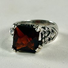 Substantial Sterling Silver Ring w a Faceted Square Garnet CZ and Filigree. 5.75