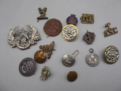 WW1 / WW2 & Later British Army & Other Military Badges and Buttons