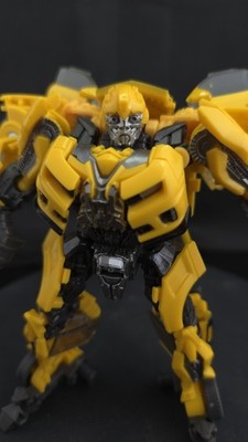 transformers studio series 87 dark of the moon bumblebee deluxe class complete