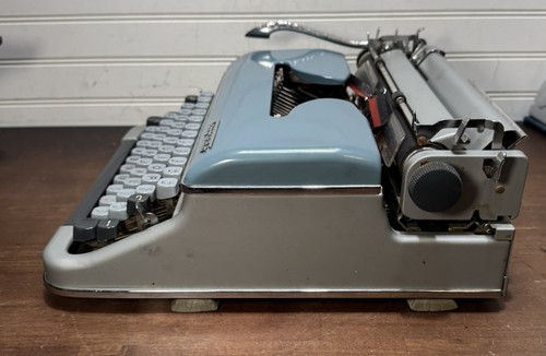 Vintage Torpedo Remington Rand Blue 50s 60s Manual Typewriter READ - Picture 8 of 15
