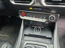 2024+ Ford Mustang Dash Pad for Wireless Charger-Dark Horse Logo