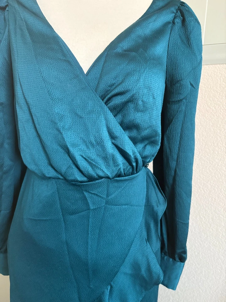 Vestido Express Para Mujer Pequeño Verde Esmeralda Fluido Alto Bajo Maxi Midi Manga Larga Foto 4 de 4
