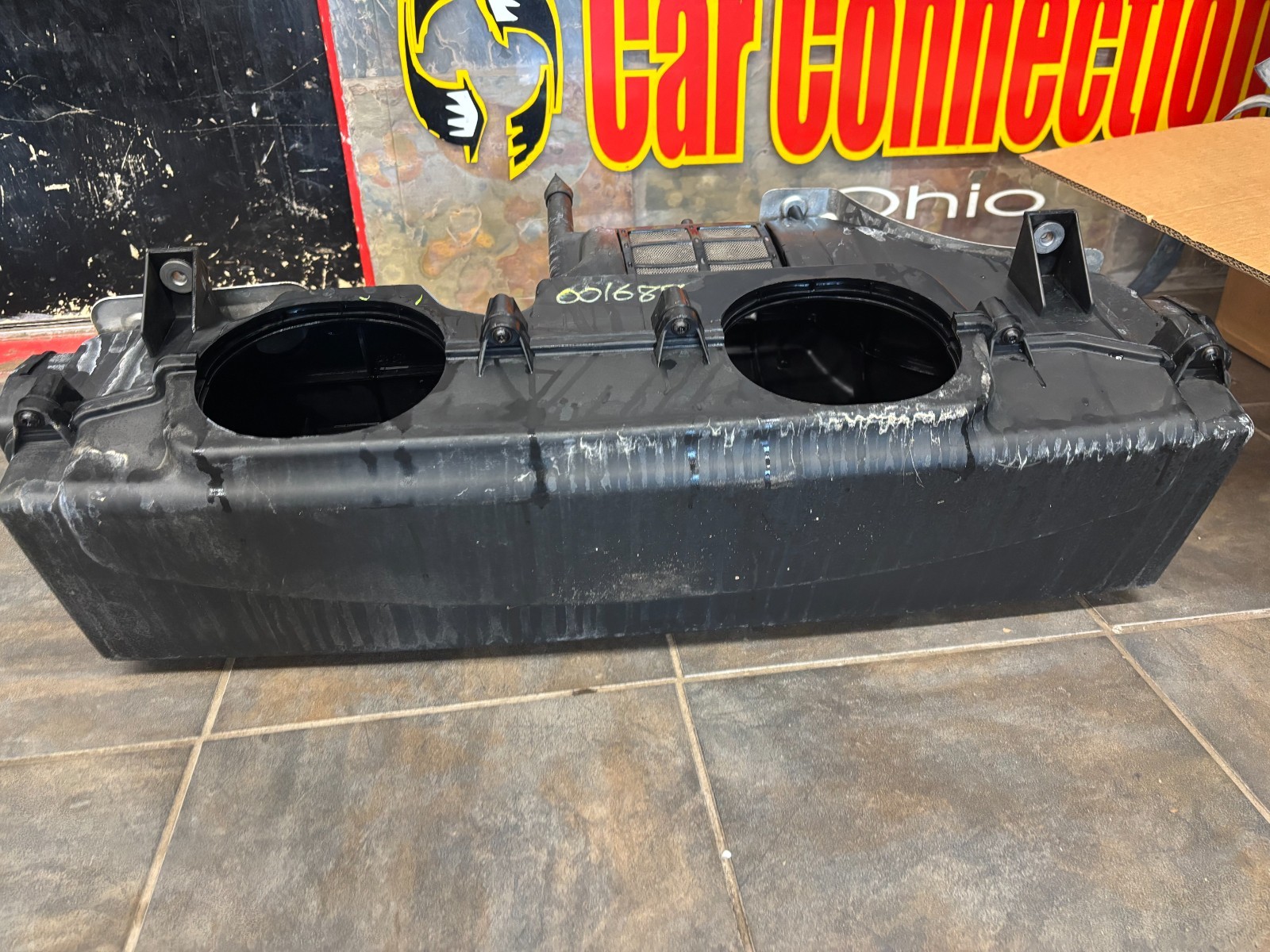  AUDI R8 V10 OEM AIR INTAKE BOX