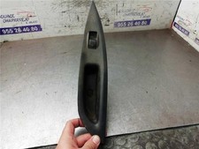 Porte arrière et accessoires Mazda 121