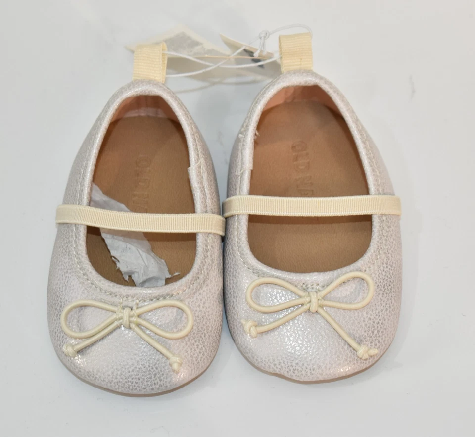 Sapatos Old Navy Gold Fleck tamanho 12-18 meses feminino - Imagem 2 de 4