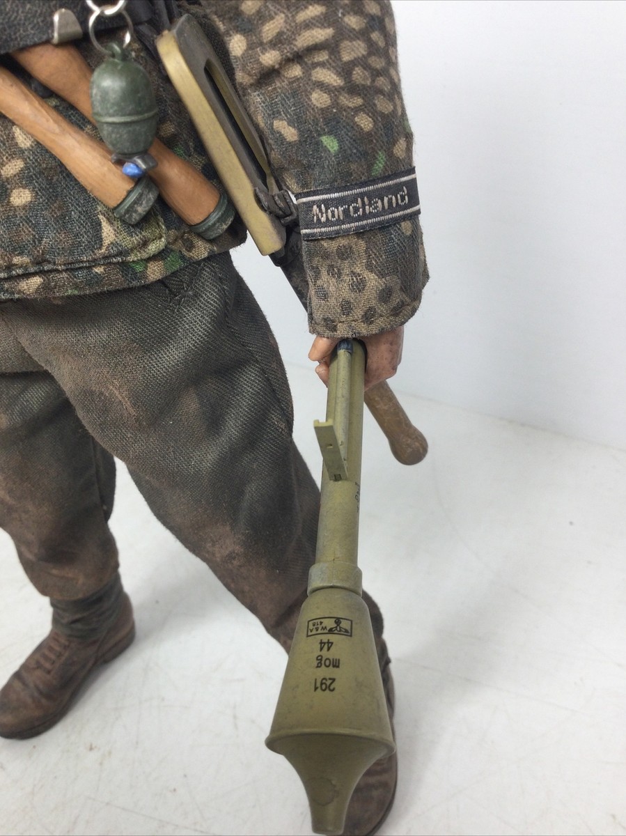 1/6　フィギュア　Panzer Division Frundsberg German 10th SS Panzer Division Frundsberg Cal-Tek - Machinegun