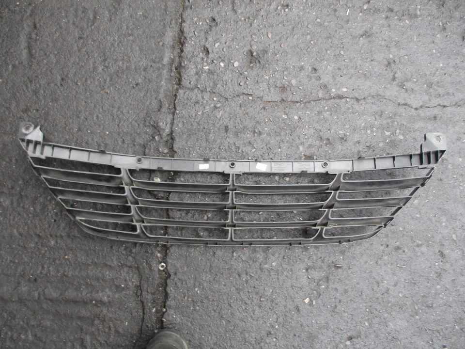 Parrilla de parachoques delantero Hyundai IX35 2015 Foto 3 de 4