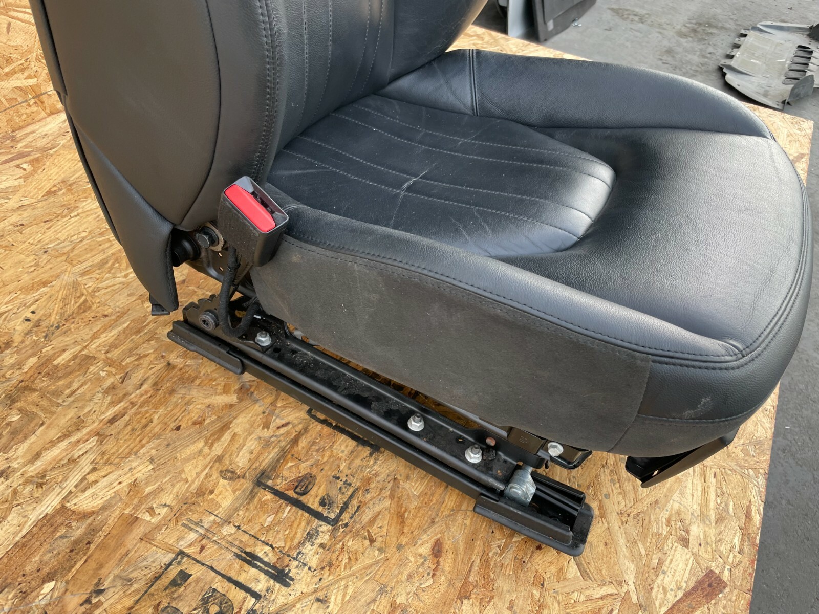 LEFT SIDE LEATHER SEAT ASSEMBLY BLACK COLOR OEM M157 42K 14-19 MASERATI GHIBLI S